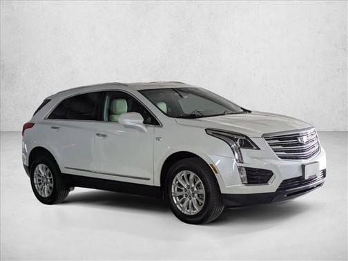 Crystal White Tricoat 2017 Cadillac XT5 Base