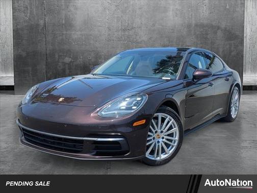 2017 Porsche Panamera 4