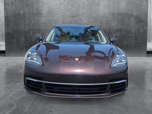 2017 Porsche Panamera Base