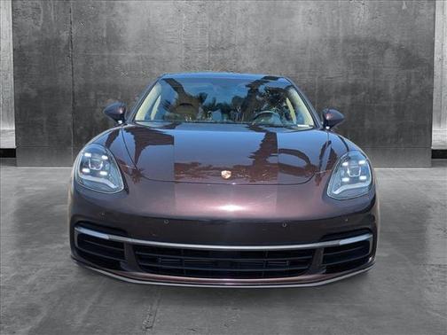 2017 Porsche Panamera 4