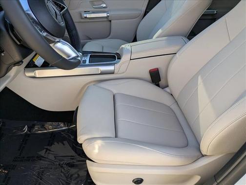 2025 Mercedes-Benz GLB 250 4MATIC