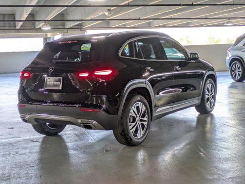 2025 Mercedes-Benz GLA 250 Base