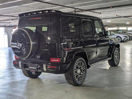 Obsidian Black Metallic 2026 Mercedes-Benz G-Class G 550