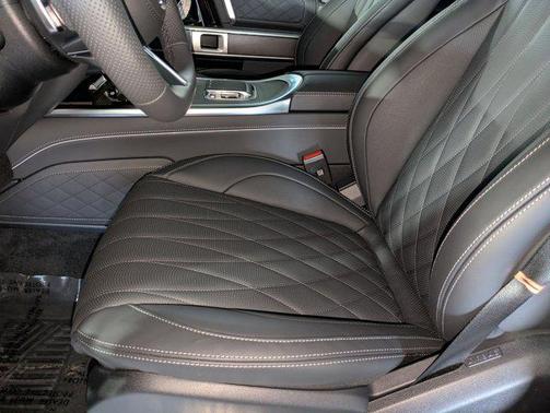 Obsidian Black Metallic 2026 Mercedes-Benz G-Class G 550
