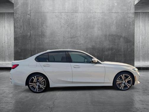 2023 BMW 330 330i