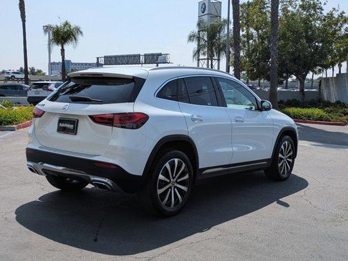 2022 Mercedes-Benz GLA 250 Base