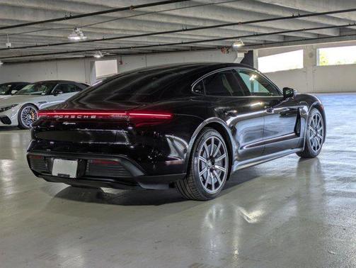 2022 Porsche Taycan RWD
