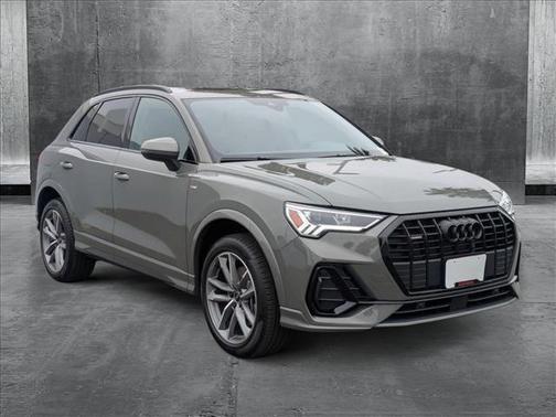 2024 Audi Q3 Premium 45 TFSI S line quattro Tiptronic