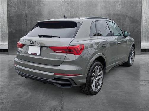 2024 Audi Q3 Premium 45 TFSI S line quattro Tiptronic