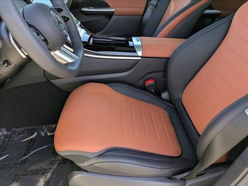 MANUFAKTUR Moonlight White Metallic 2026 Mercedes-Benz GLC 300 Base