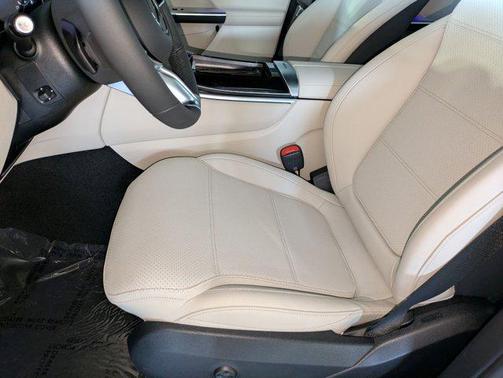 2025 Mercedes-Benz GLC 350e Base