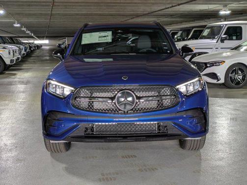 2025 Mercedes-Benz GLC 300 Base