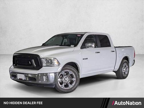 Bright White Clearcoat 2018 RAM 1500 Laramie