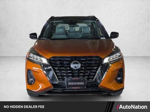 Monarch Orange Metallic/Super Black 2023 Nissan Kicks SR