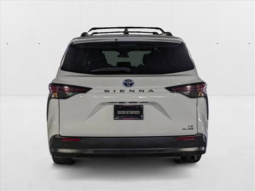 2023 Toyota Sienna LE