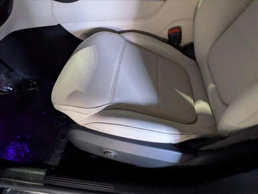 2025 Mercedes-Benz GLC 350e Base
