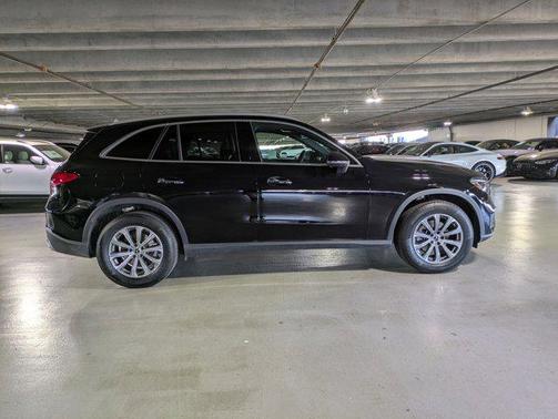 2025 Mercedes-Benz GLC 300 Base