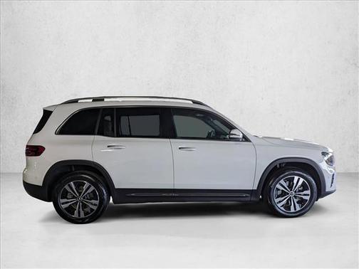 Polar White 2025 Mercedes-Benz GLB 250 4MATIC