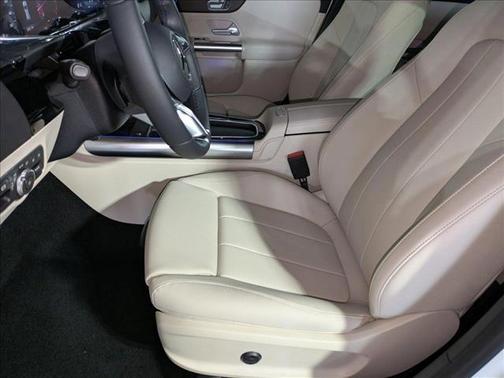 2025 Mercedes-Benz GLA 250 Base