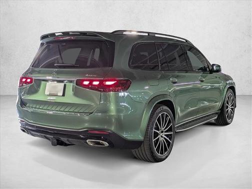MANUFAKTUR Signature Ireland Mid Green Metallic 2025 Mercedes-Benz GLS 580 4MATIC