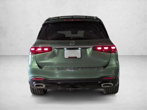 MANUFAKTUR Signature Ireland Mid Green Metallic 2025 Mercedes-Benz GLS 580 4MATIC