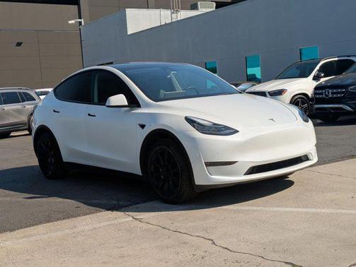 2023 Tesla Model Y Long Range Dual Motor All-Wheel Drive