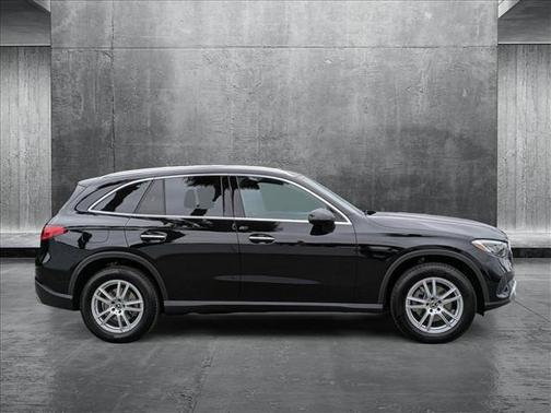 2025 Mercedes-Benz GLC 300 Base