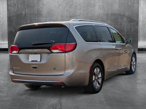 2018 Chrysler Pacifica Hybrid Limited