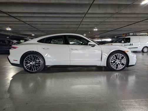 2022 Porsche Taycan RWD