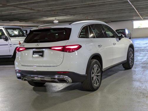 2025 Mercedes-Benz GLC 300 Base