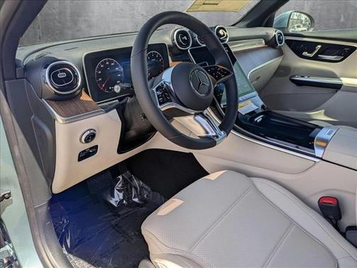 2025 Mercedes-Benz GLC 300 Base