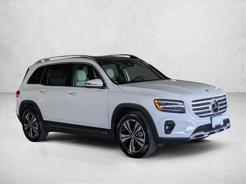 Polar White 2025 Mercedes-Benz GLB 250 4MATIC