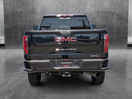 2024 GMC Sierra 2500 AT4