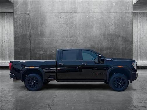 2024 GMC Sierra 2500 AT4