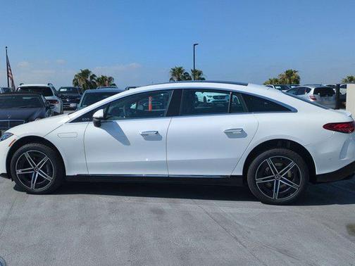 Polar White 2026 Mercedes-Benz EQS 450 4MATIC