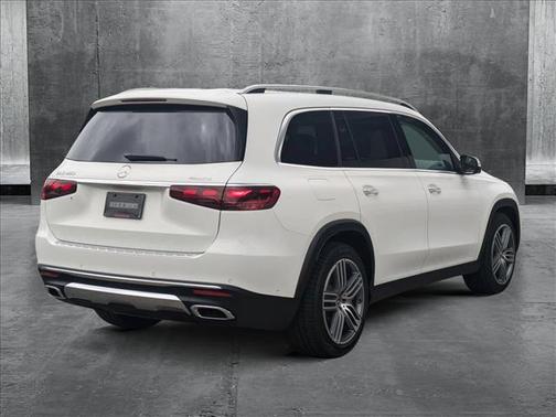 2025 Mercedes-Benz GLS 450 4MATIC