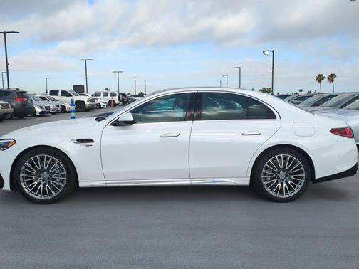 MANUFAKTUR Moonlight White Metallic 2026 Mercedes-Benz AMG E 53 E 4MATIC+