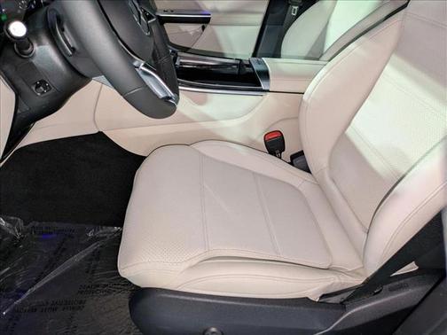 2025 Mercedes-Benz GLC 350e Base