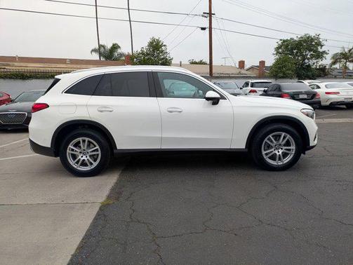 2025 Mercedes-Benz GLC 300 Base