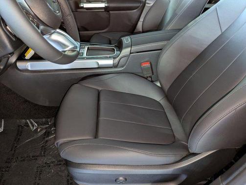2026 Mercedes-Benz GLB 250 Base