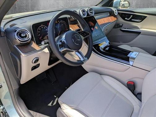 2025 Mercedes-Benz GLC 350e Base