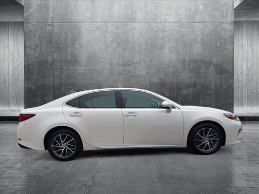 2017 Lexus ES 350 Base