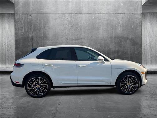2023 Porsche Macan Base