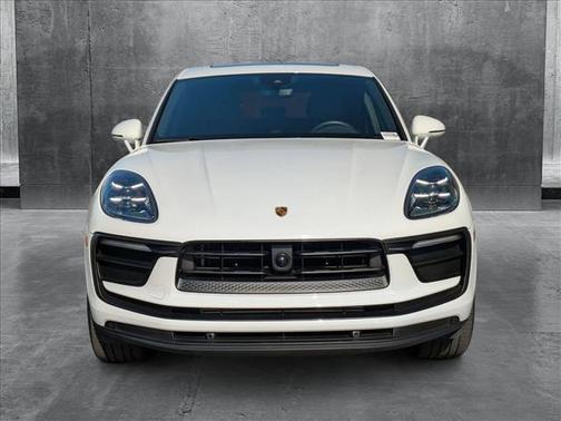 2023 Porsche Macan Base
