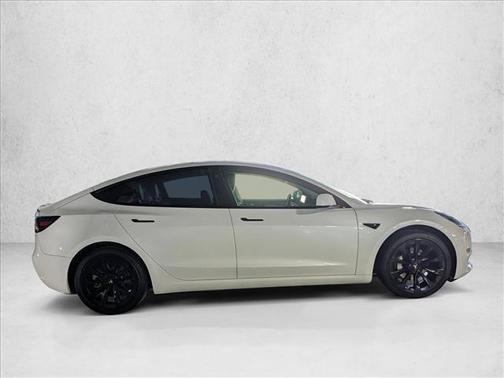 Pearl White Multi-Coat 2022 Tesla Model 3 Long Range