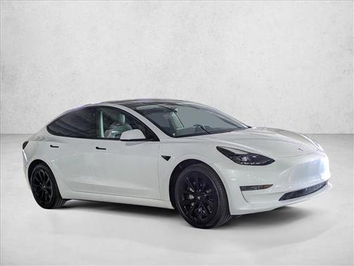 Pearl White Multi-Coat 2022 Tesla Model 3 Long Range