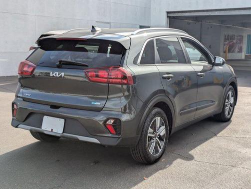 2022 Kia Niro LXS