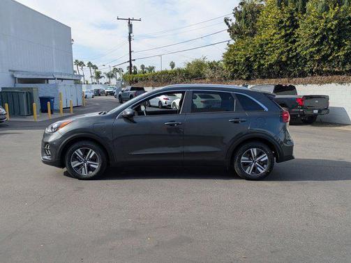 2022 Kia Niro LXS