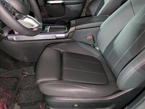 2025 Mercedes-Benz GLB 250 Base