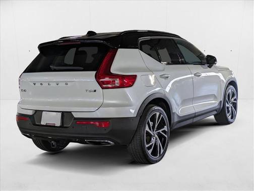 2020 Volvo XC40 T5 R-Design